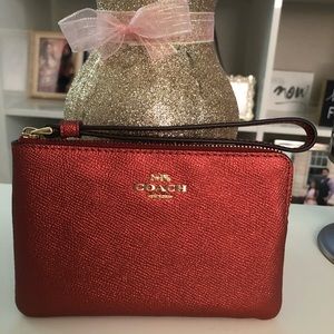 New Coach Corner Zip Wristlet